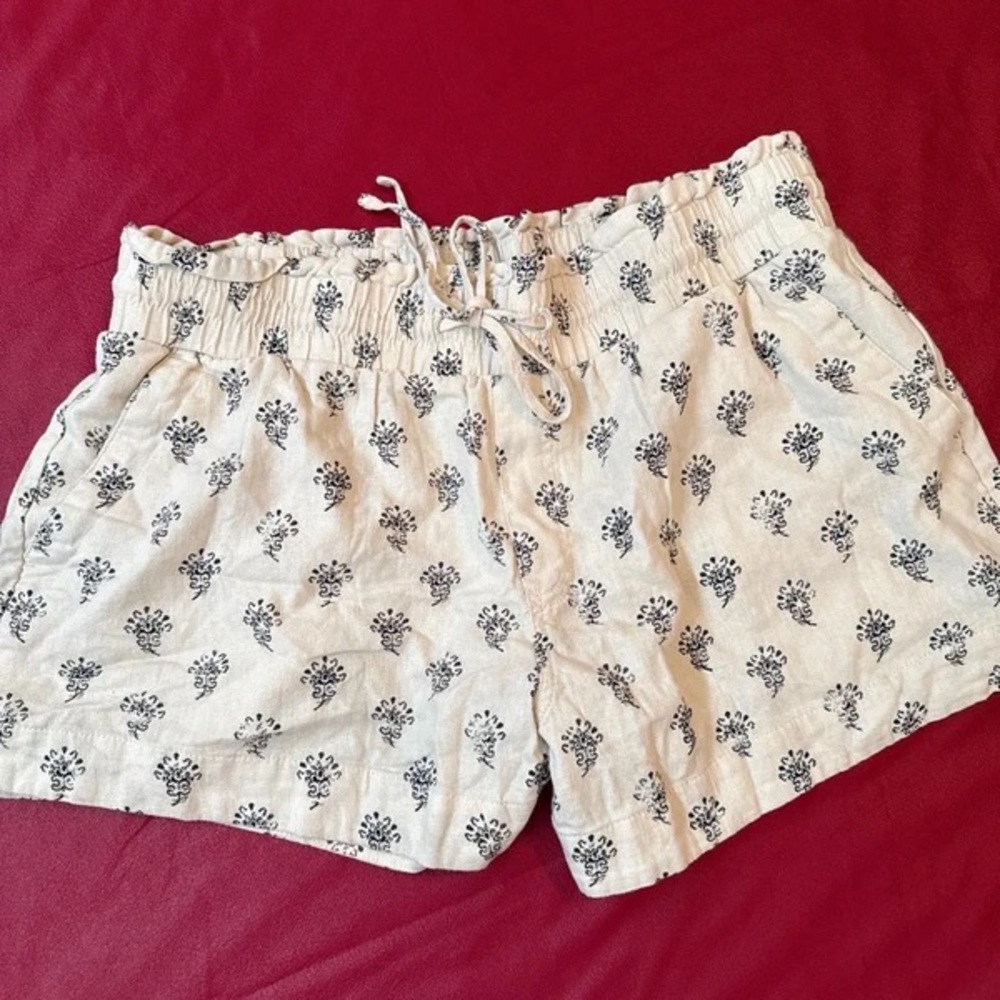 a new day Cream High-Waist Floral Print Drawstring Shorts